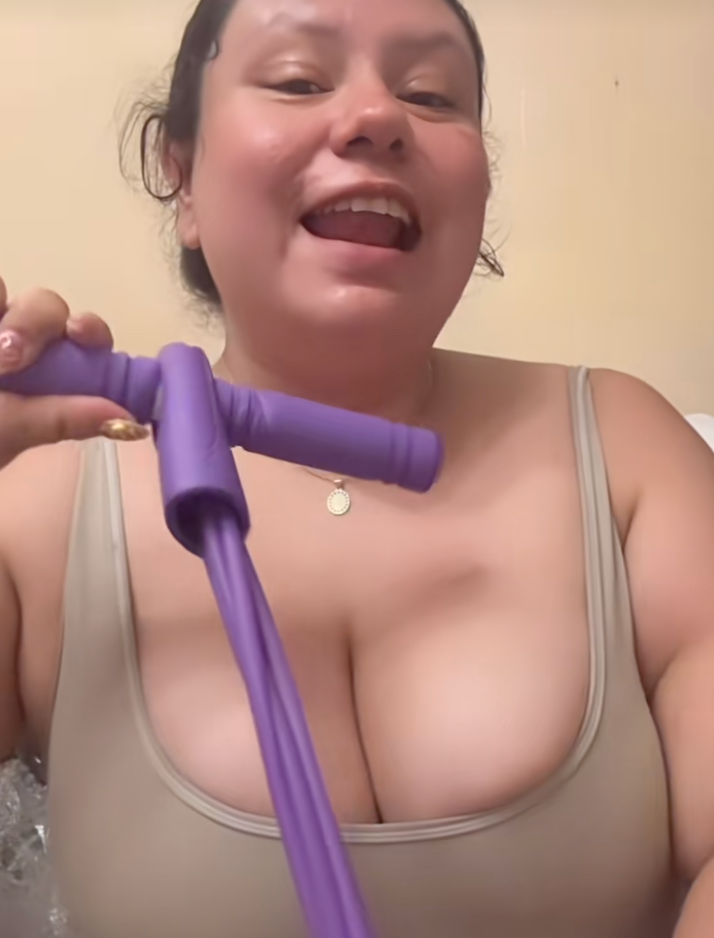 <em><strong>Karla Monsalve</strong></em>